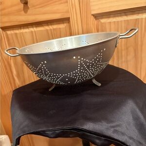 Vintage Aluminum Colander featuring a 7 star pattern.